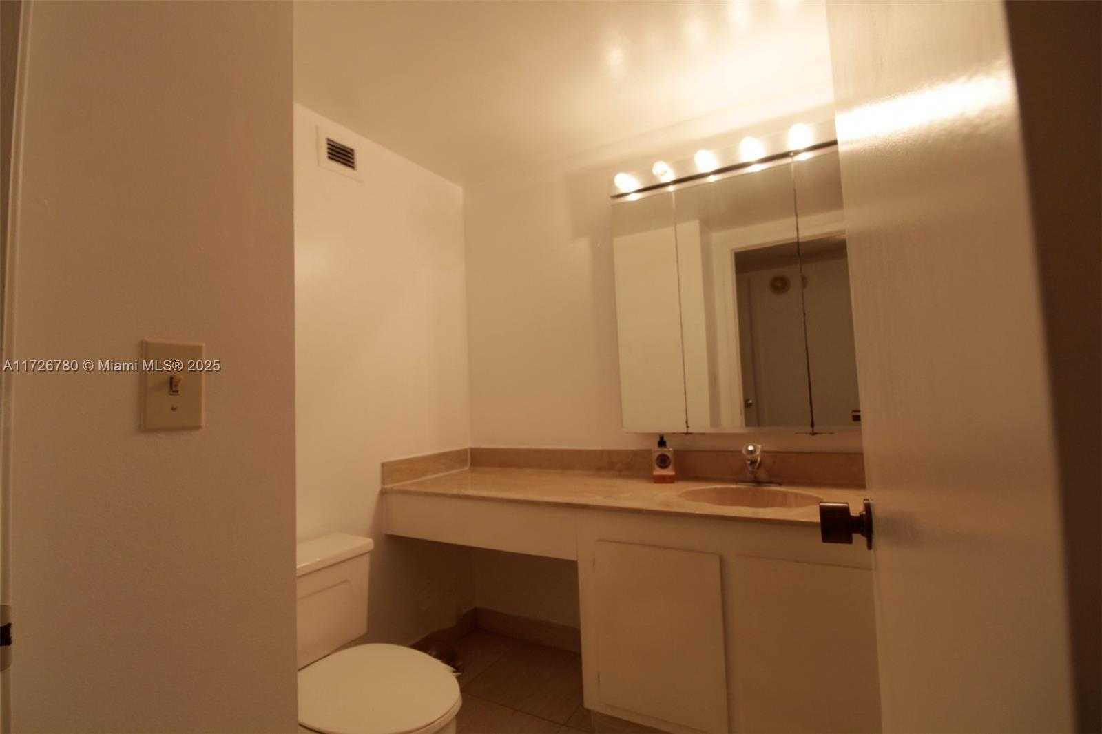 Small Image of 2500 PARKVIEW DR #315, Hallandale Beach Number 37