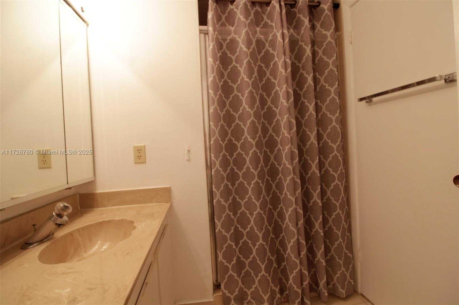 Small Image of 2500 PARKVIEW DR #315, Hallandale Beach Number 38
