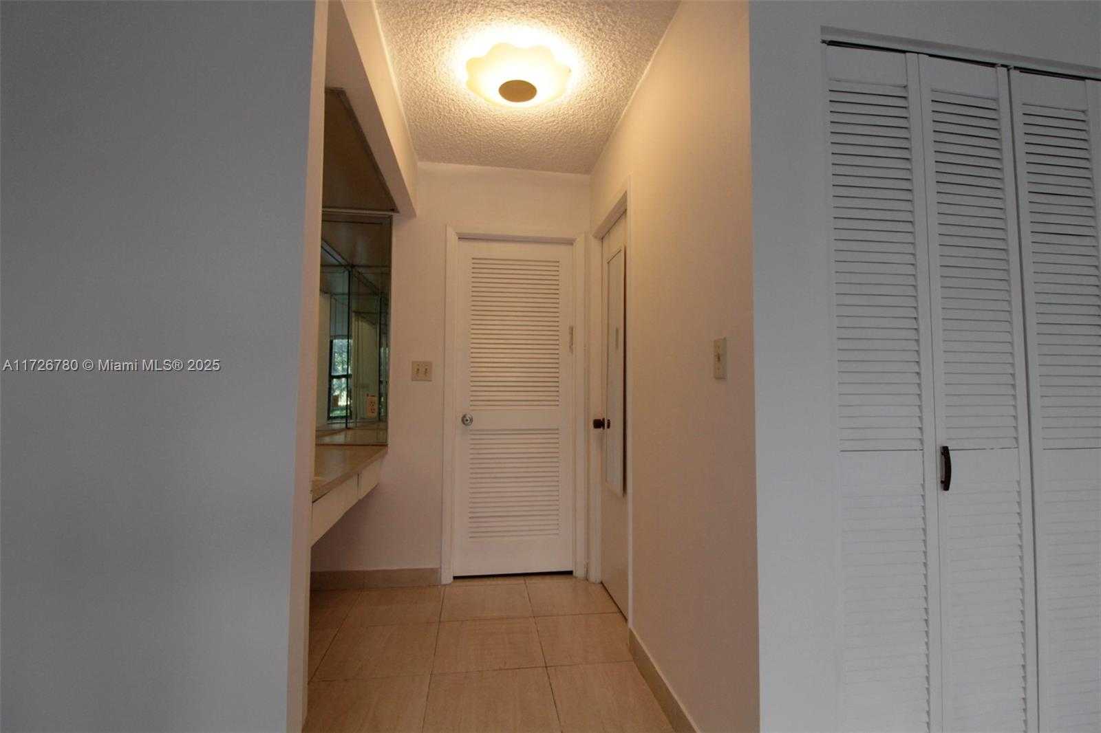 Small Image of 2500 PARKVIEW DR #315, Hallandale Beach Number 39