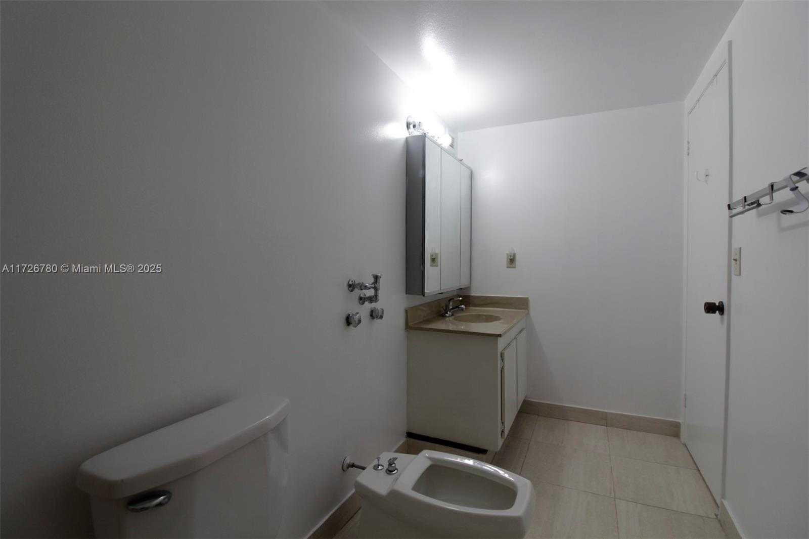Small Image of 2500 PARKVIEW DR #315, Hallandale Beach Number 40