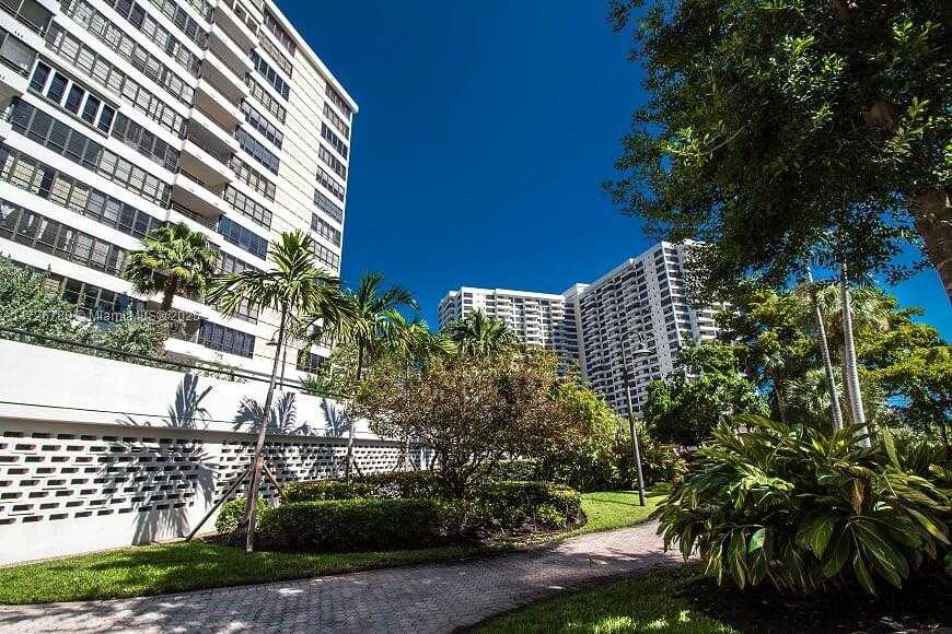 Small Image of 2500 PARKVIEW DR #315, Hallandale Beach Number 8
