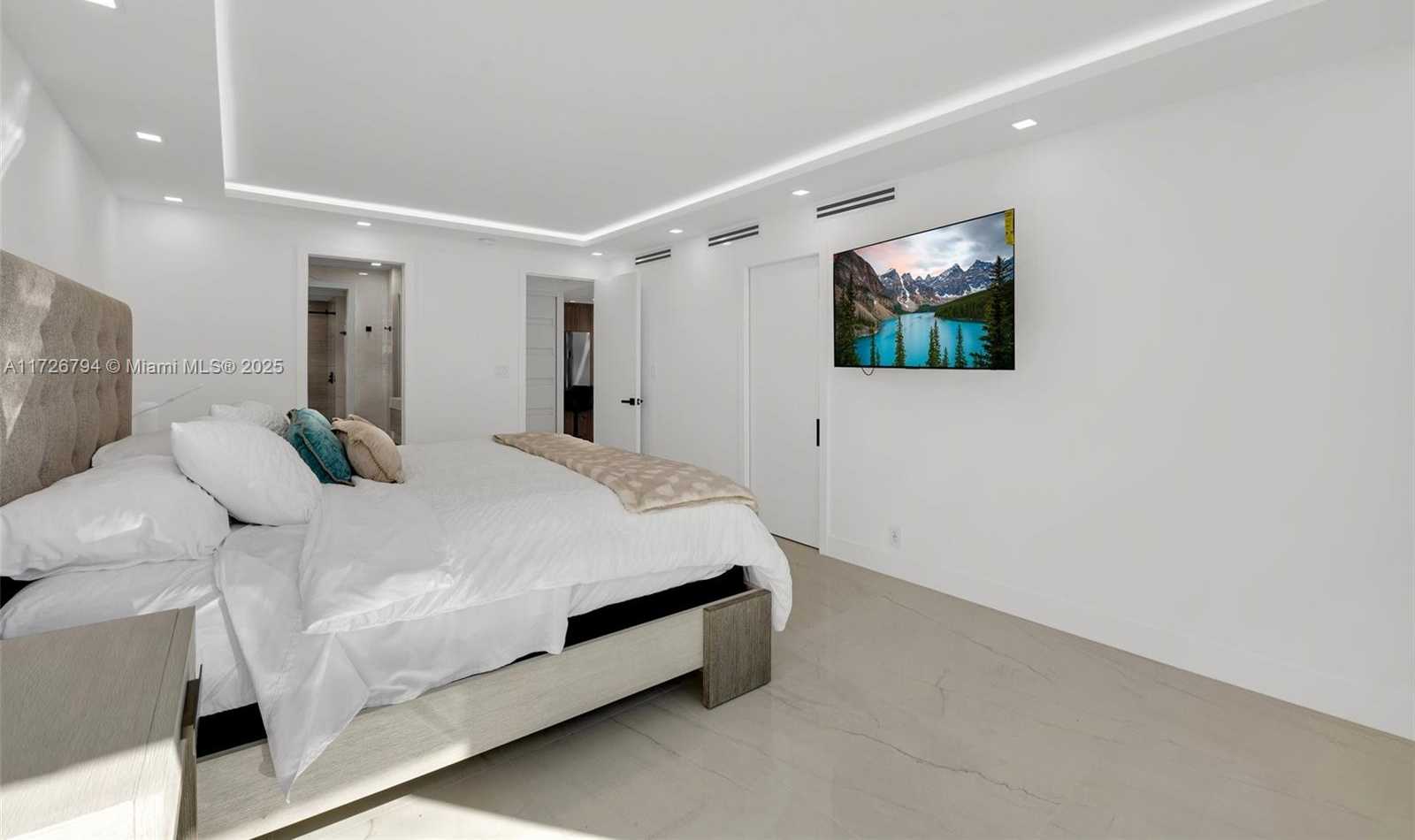 Small Image of 9225 COLLINS AVE #902, Surfside Number 8