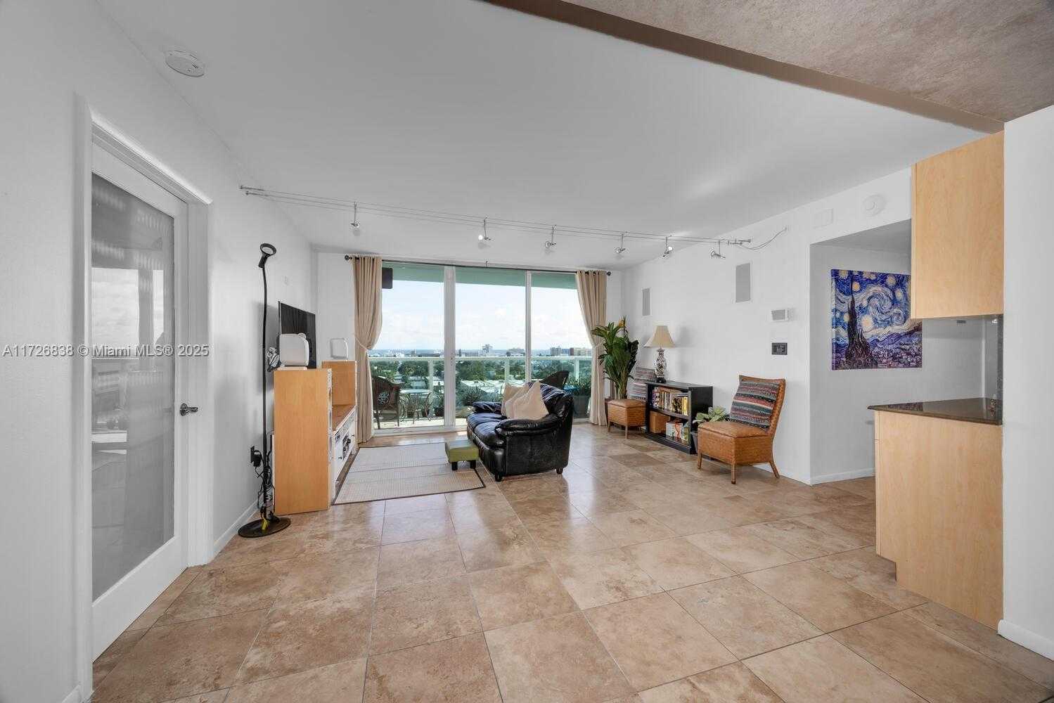 Small Image of 650 WEST AVE #1208, Miami Beach Number 2