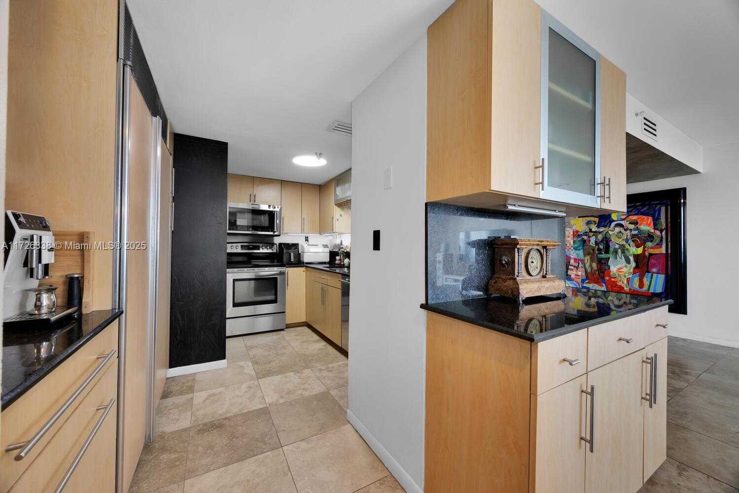 Small Image of 650 WEST AVE #1208, Miami Beach Number 6