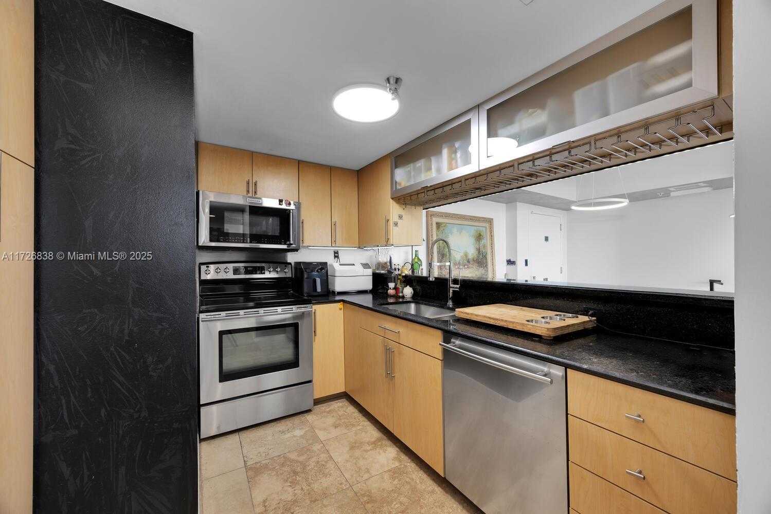 Small Image of 650 WEST AVE #1208, Miami Beach Number 7