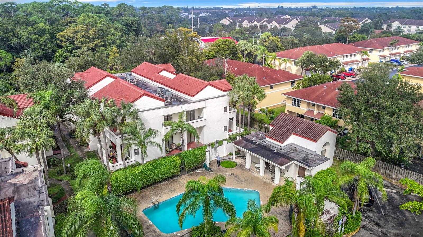 Small Image of 1421 AVON LN #107, North Lauderdale Number 40
