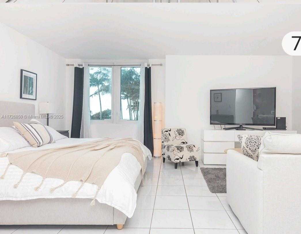 Small Image of 2301 COLLINS AVE #423, Miami Beach Number 2