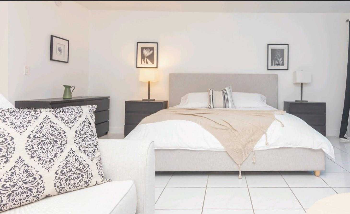 Small Image of 2301 COLLINS AVE #423, Miami Beach Number 5