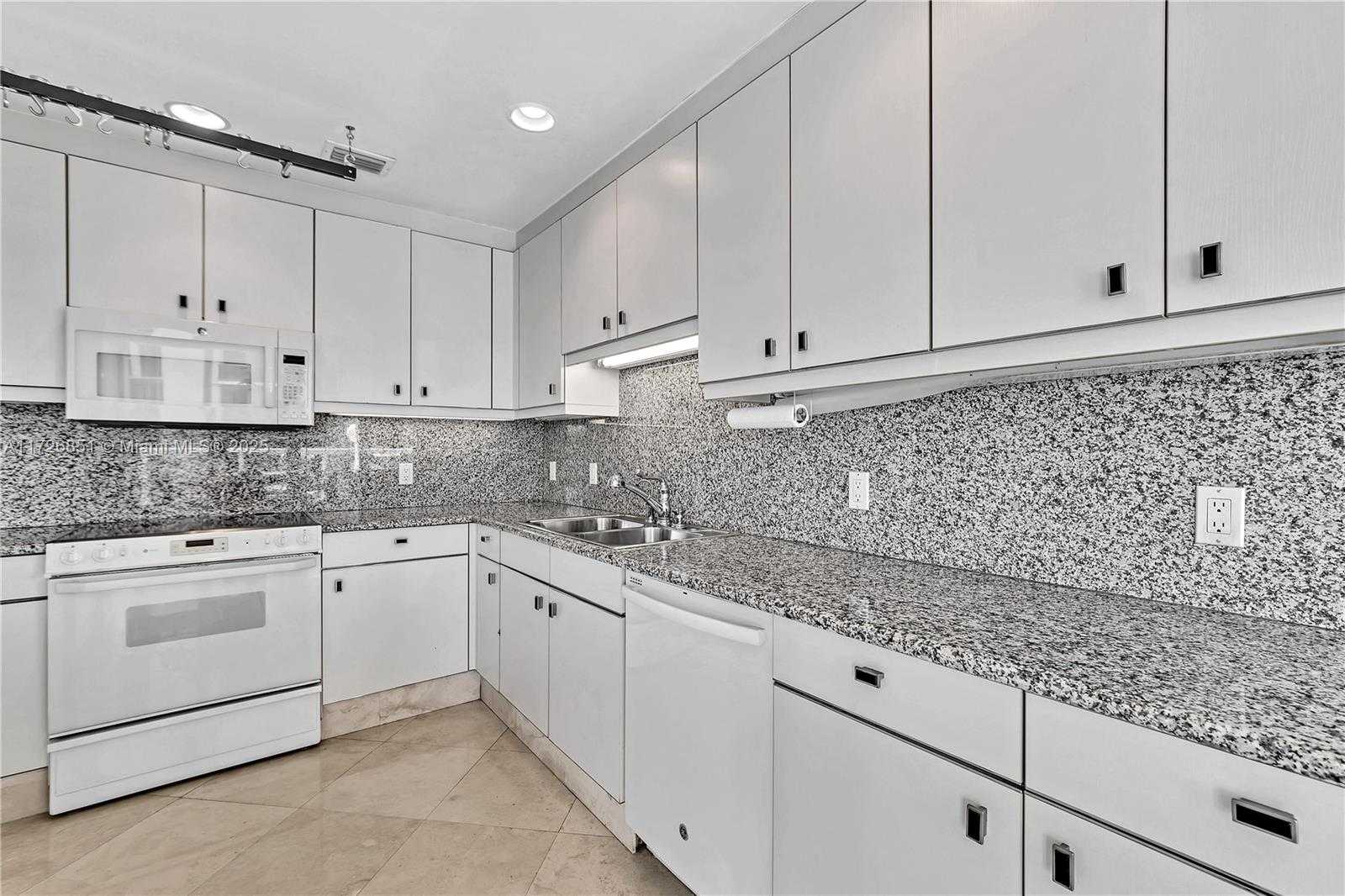 Small Image of 10101 COLLINS AVE #11D+cabana, Bal Harbour Number 33