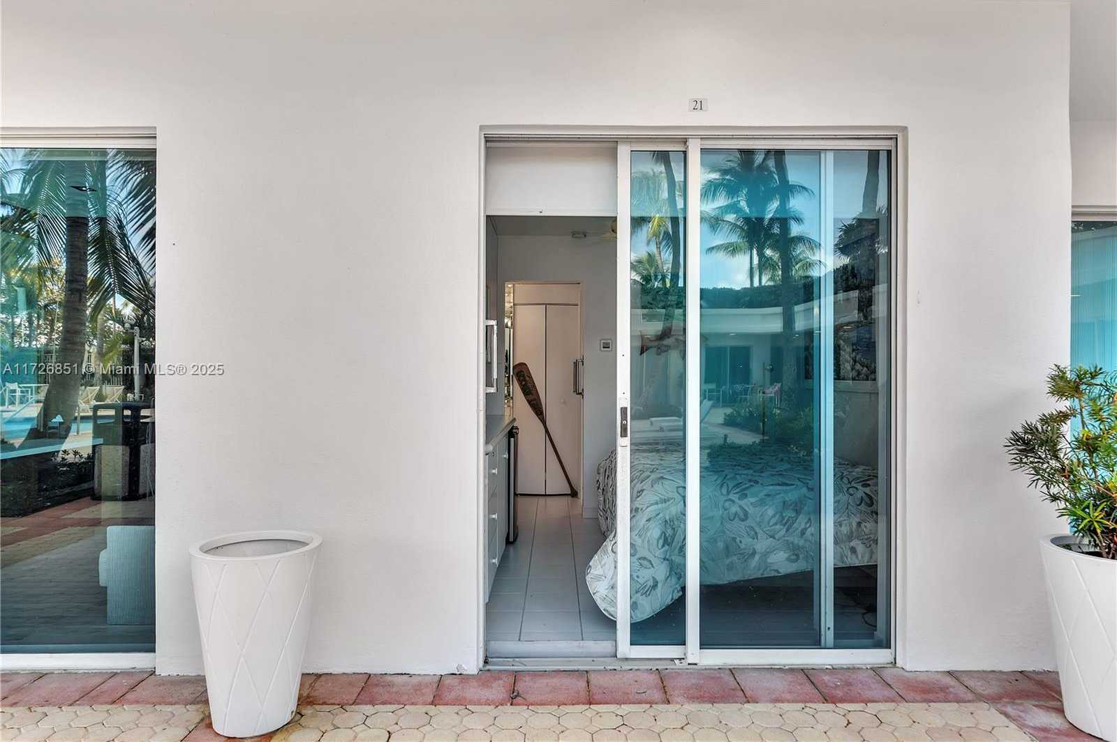 Small Image of 10101 COLLINS AVE #11D+cabana, Bal Harbour Number 82