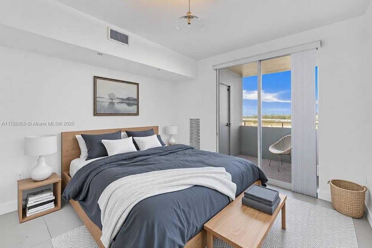 Small Image of 1830 RADIUS DR #609, Hollywood Number 10