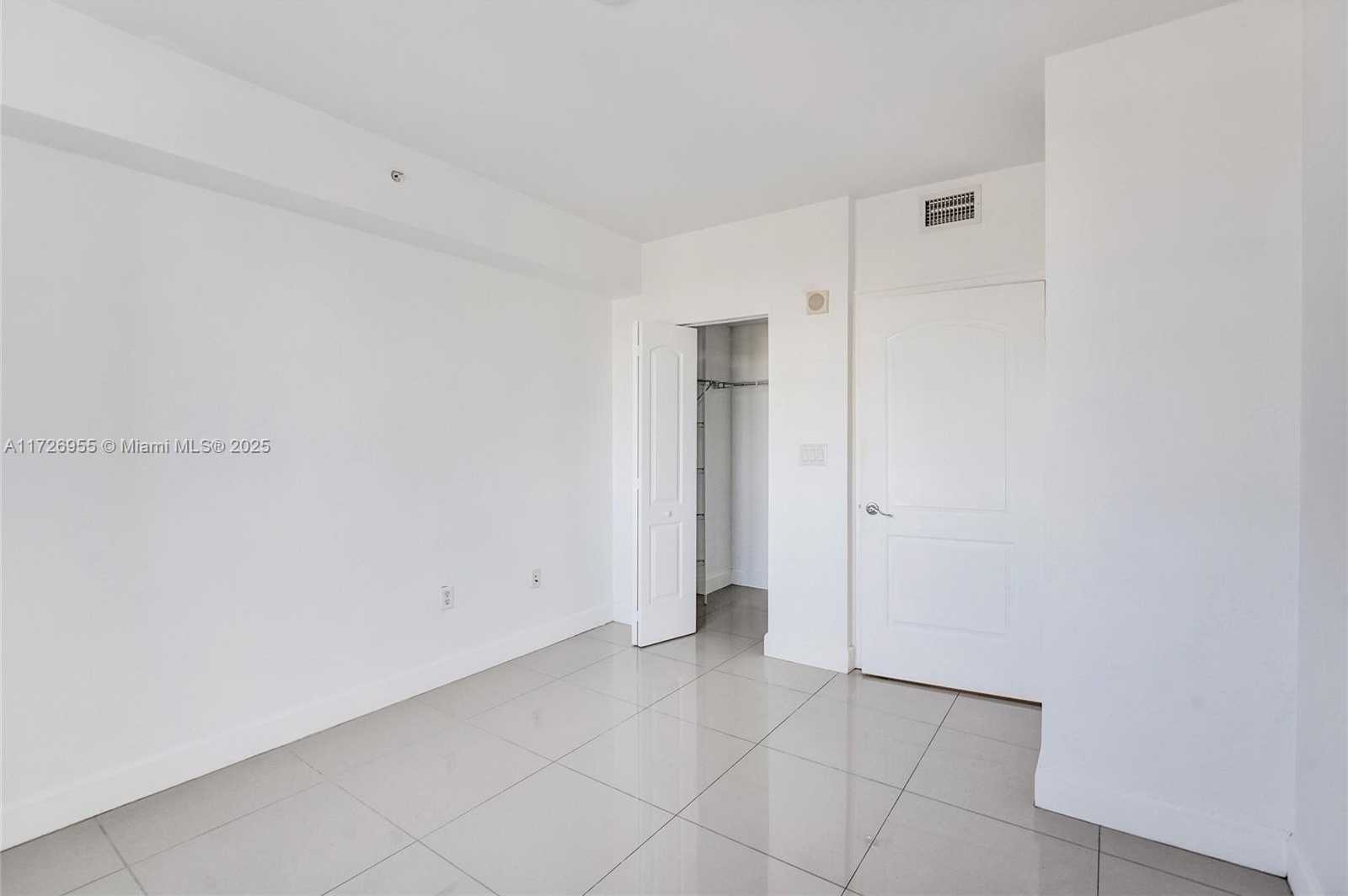Small Image of 1830 RADIUS DR #609, Hollywood Number 23