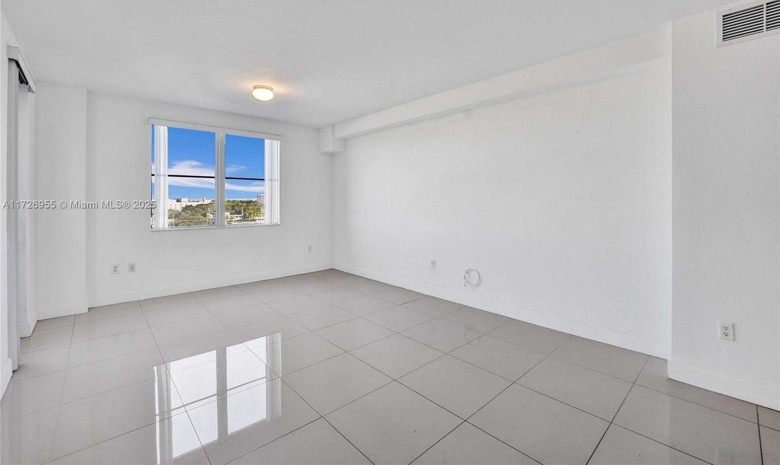 Small Image of 1830 RADIUS DR #609, Hollywood Number 6