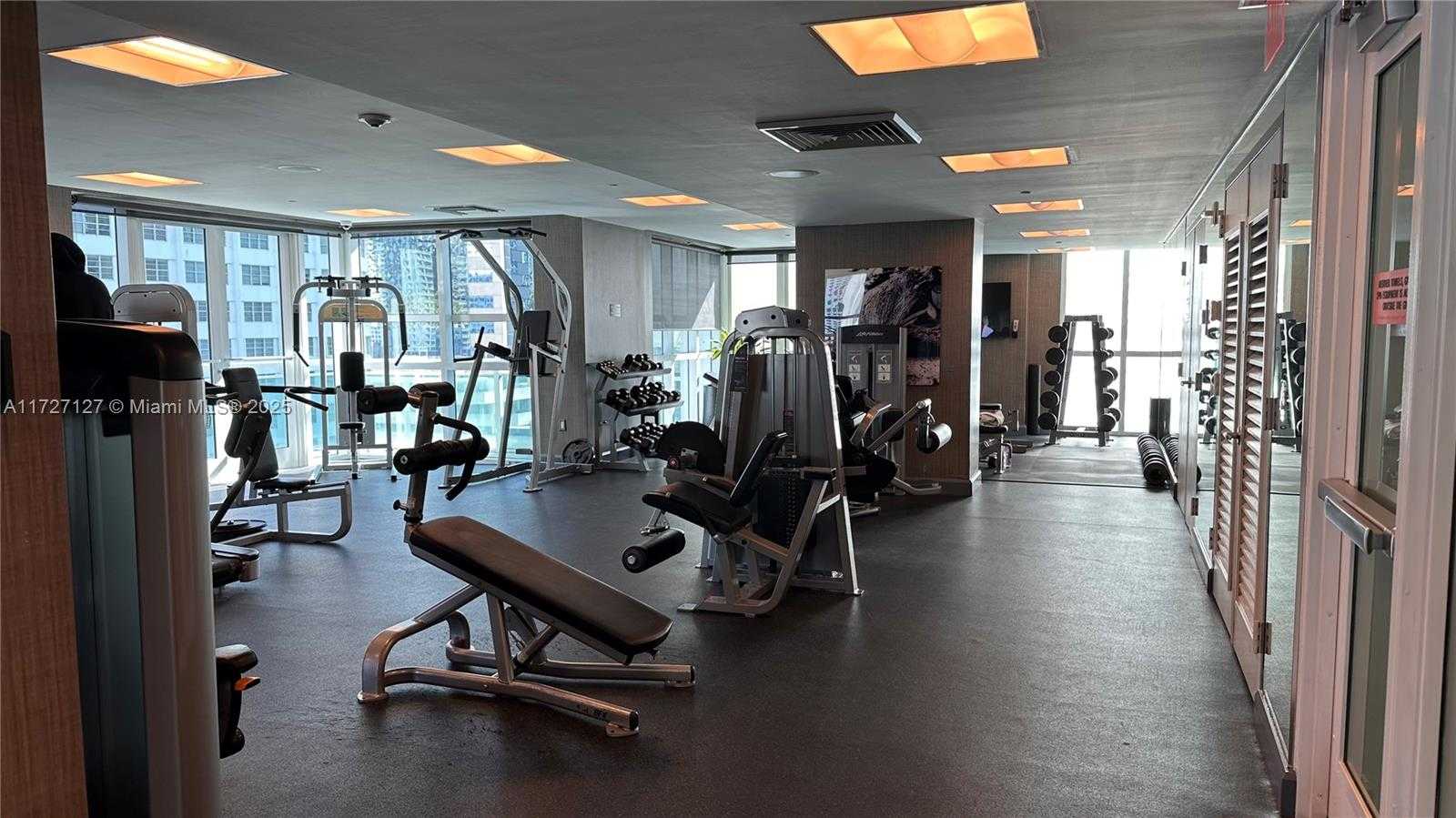 Small Image of 950 BRICKELL BAY DR #3403, Miami Number 15