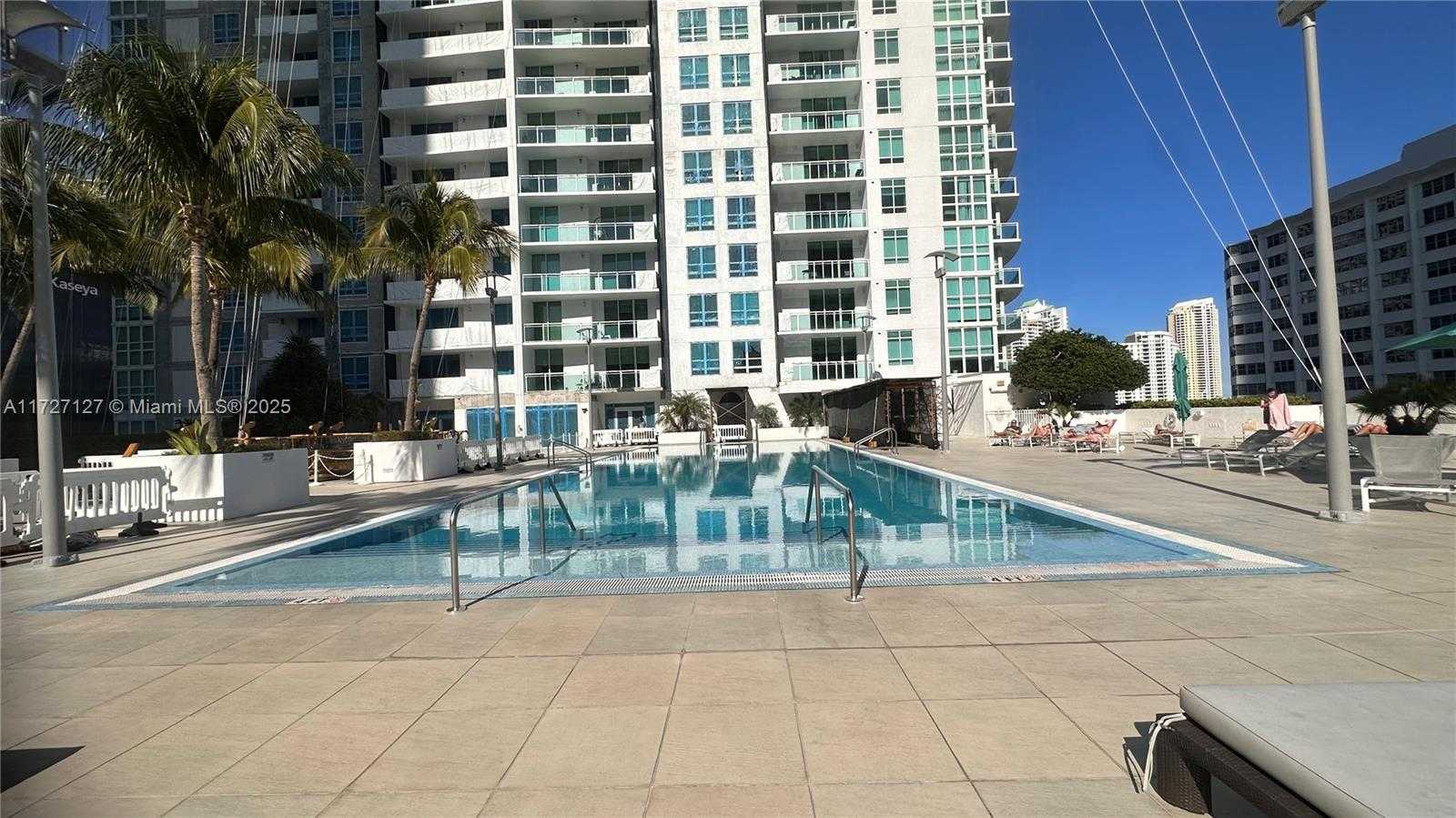 Small Image of 950 BRICKELL BAY DR #3403, Miami Number 19