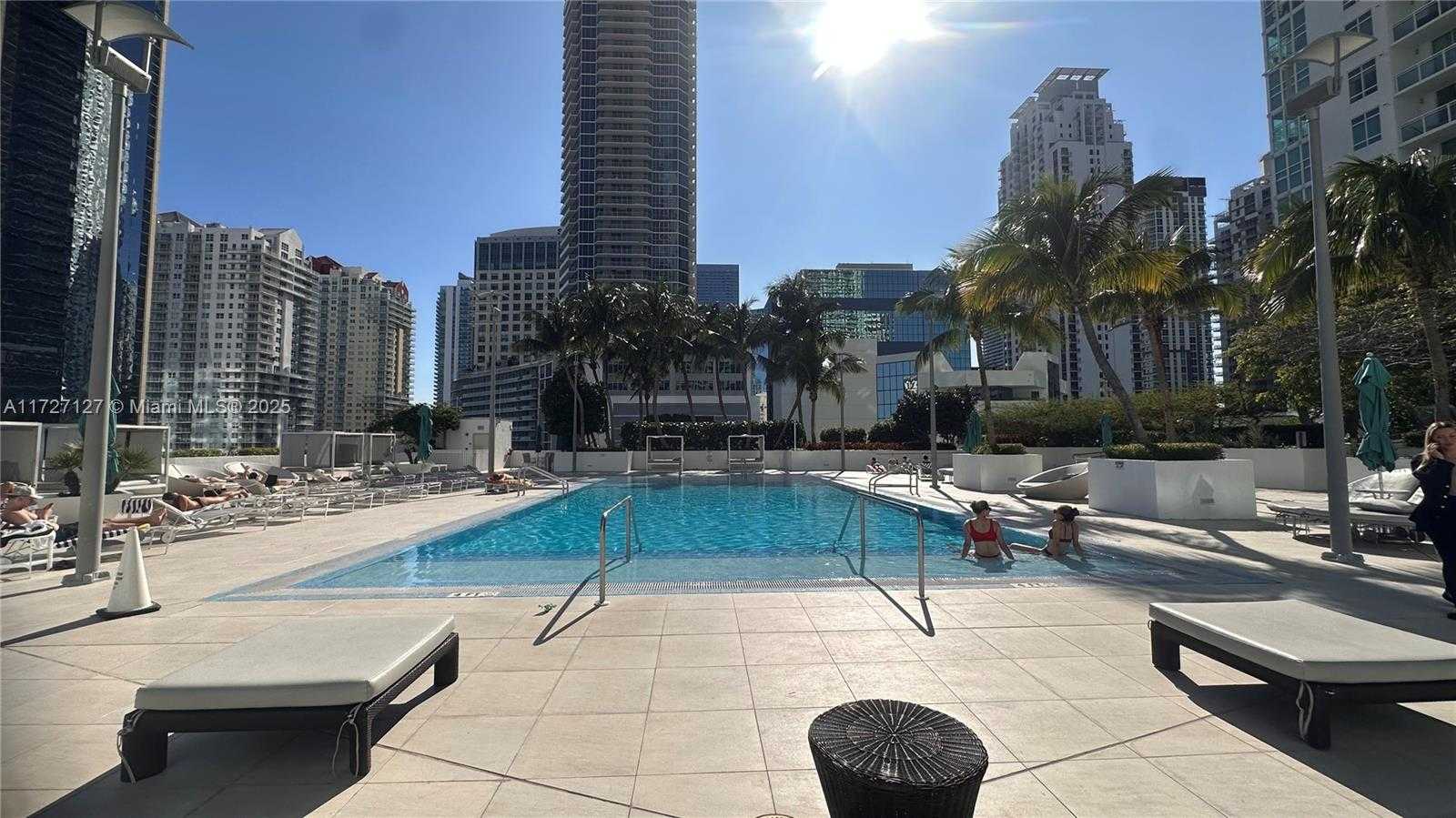 Small Image of 950 BRICKELL BAY DR #3403, Miami Number 20