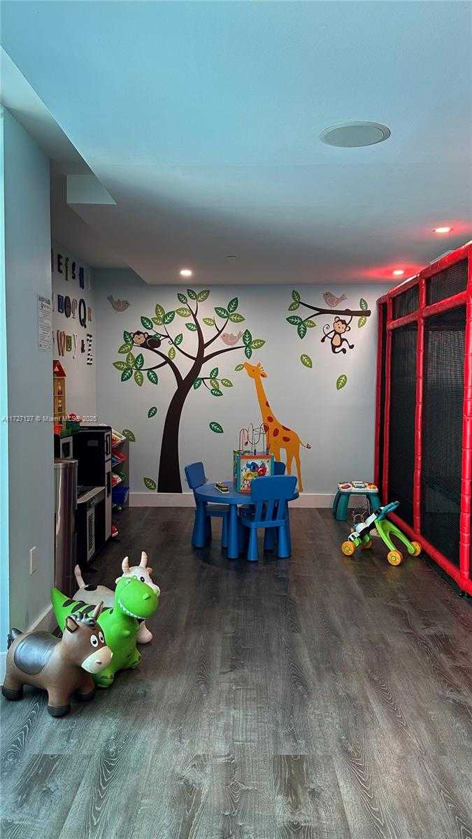 Small Image of 950 BRICKELL BAY DR #3403, Miami Number 22