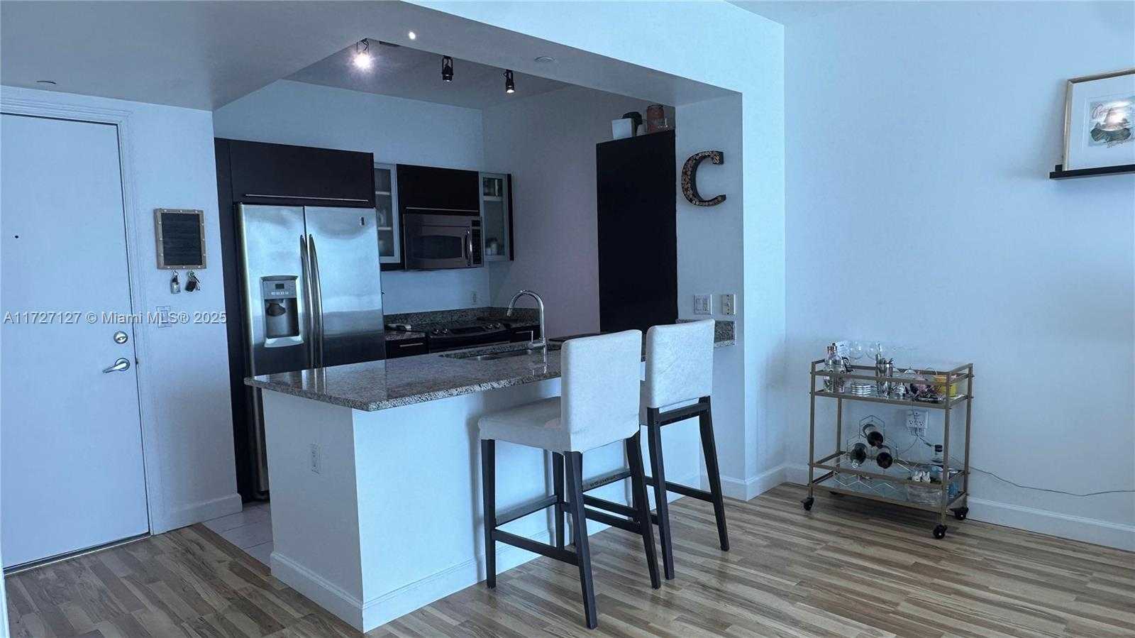 Small Image of 950 BRICKELL BAY DR #3403, Miami Number 4