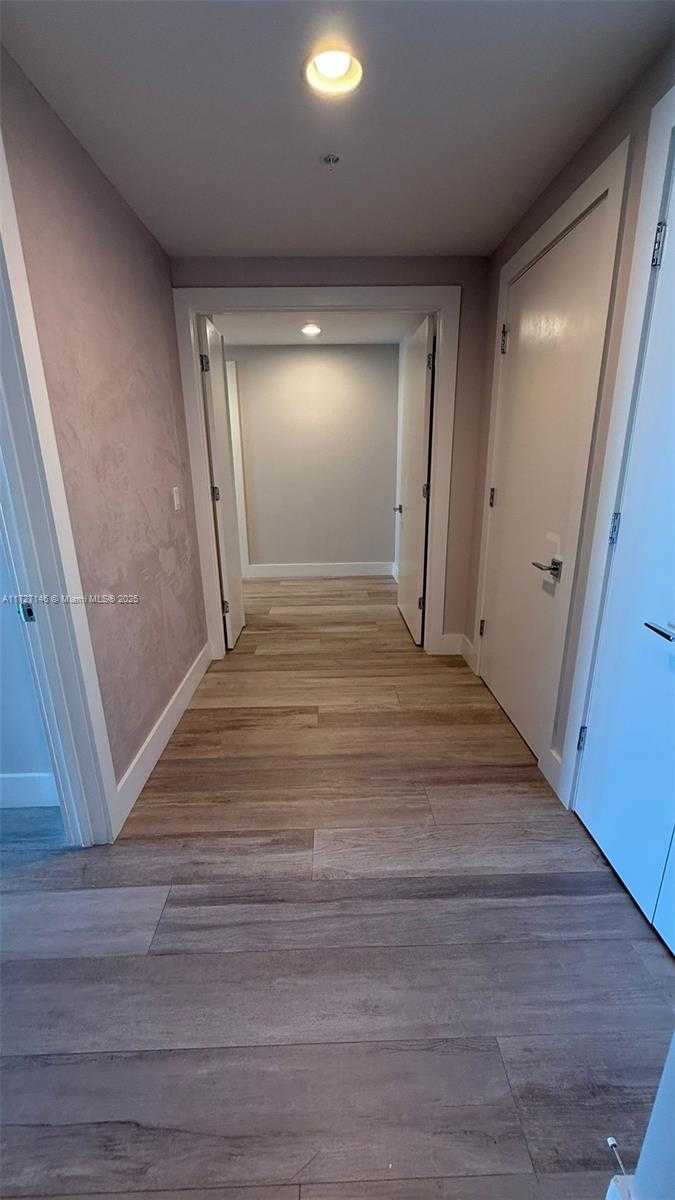 Small Image of 17301 BISCAYNE BLVD #1106, North Miami Beach Number 13