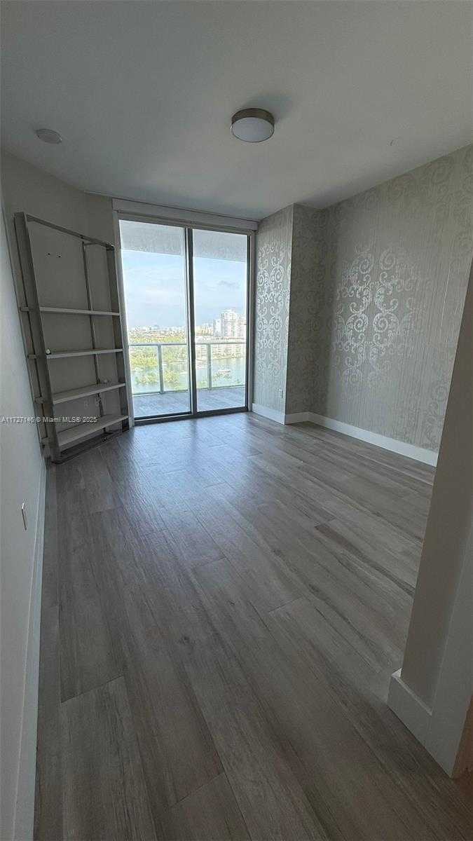Small Image of 17301 BISCAYNE BLVD #1106, North Miami Beach Number 16