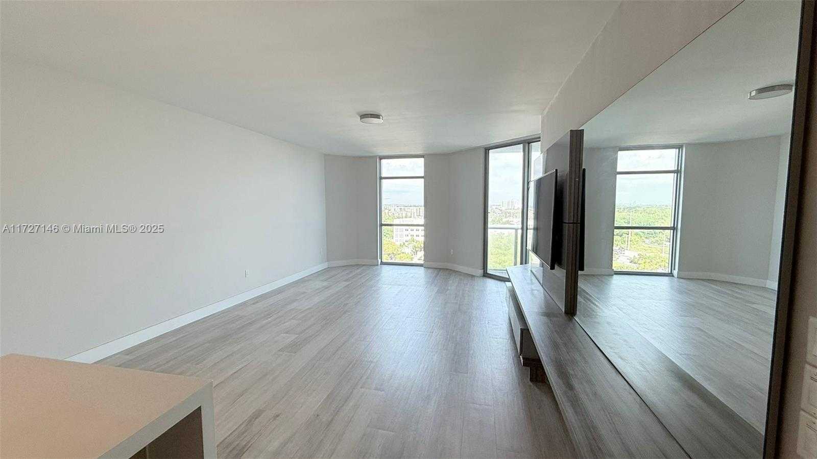Small Image of 17301 BISCAYNE BLVD #1106, North Miami Beach Number 7