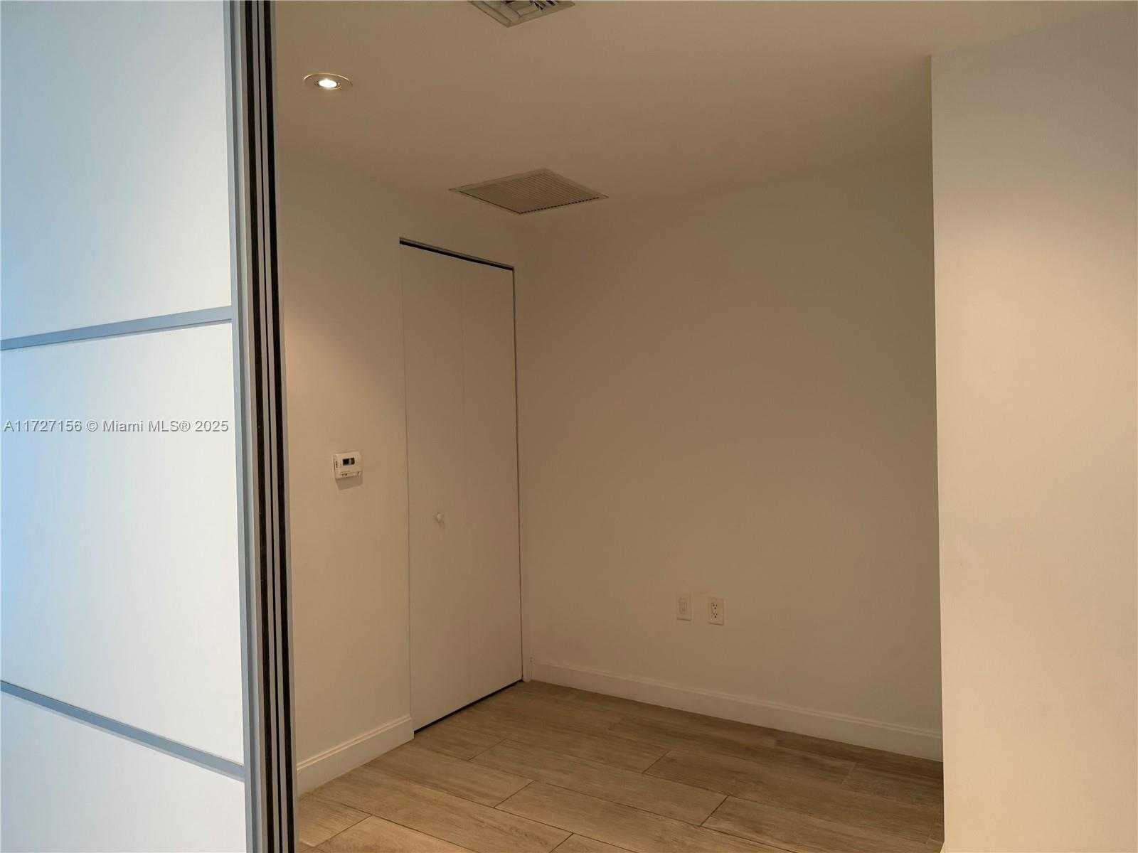 Small Image of 45 SOUTH WEST 9TH ST #1004, Miami Number 23