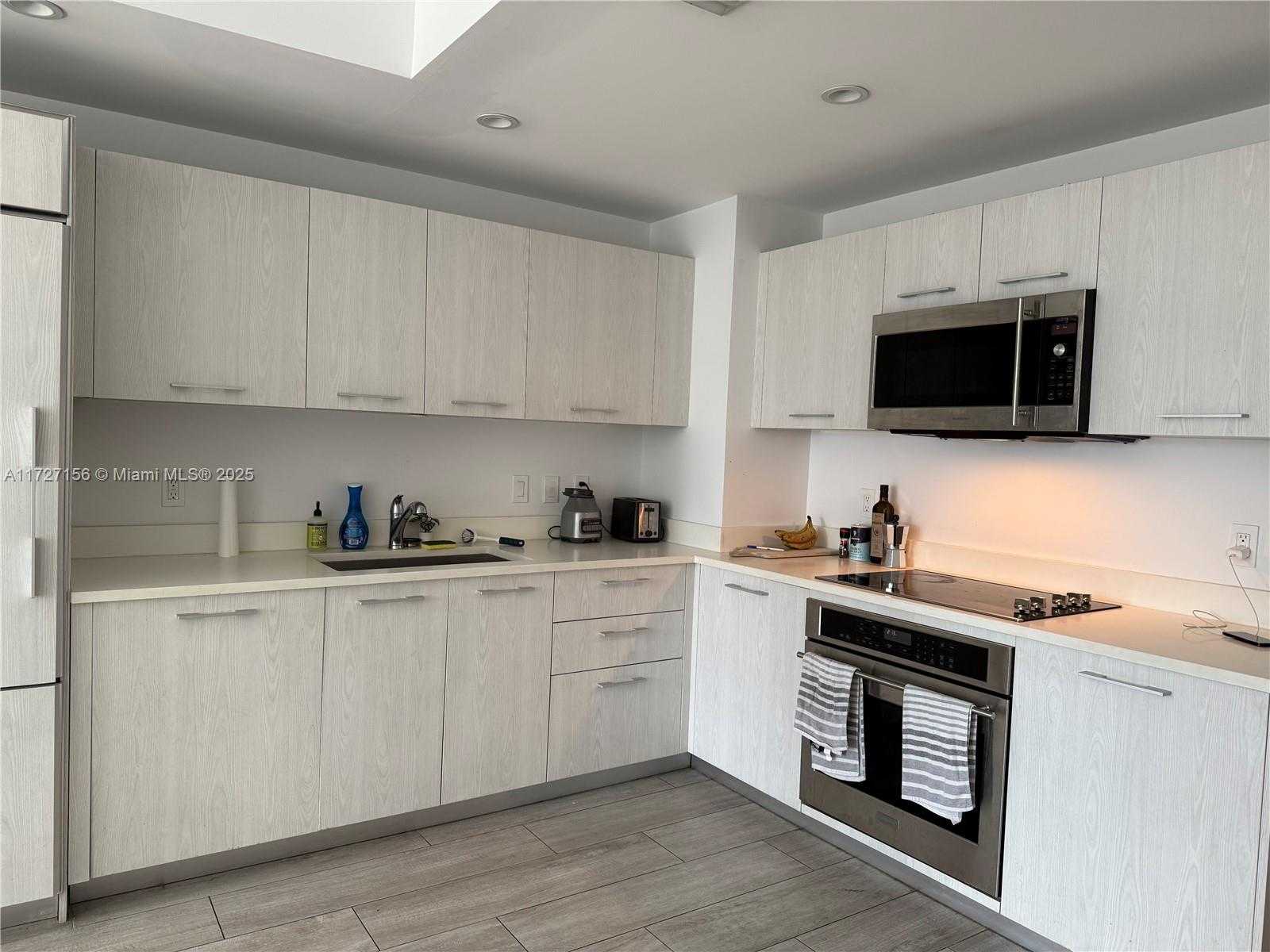 Small Image of 45 SOUTH WEST 9TH ST #1004, Miami Number 9