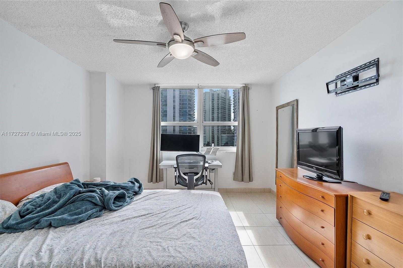 Small Image of 1155 BRICKELL BAY DR #603, Miami Number 10