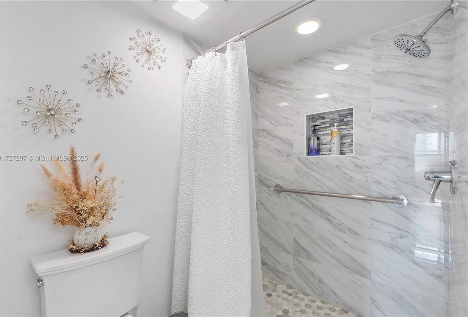 Small Image of 1155 BRICKELL BAY DR #603, Miami Number 18