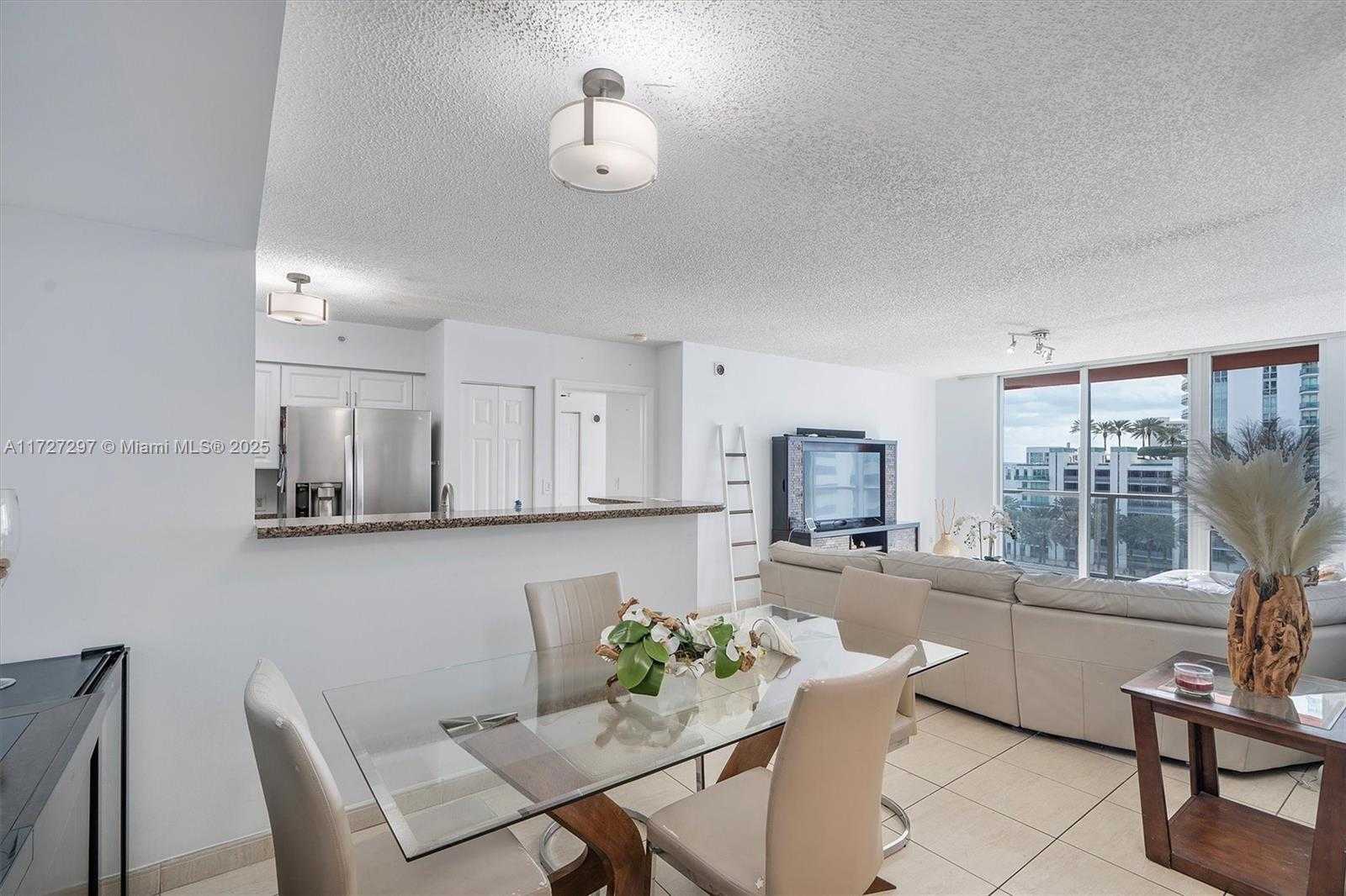 Small Image of 1155 BRICKELL BAY DR #603, Miami Number 5