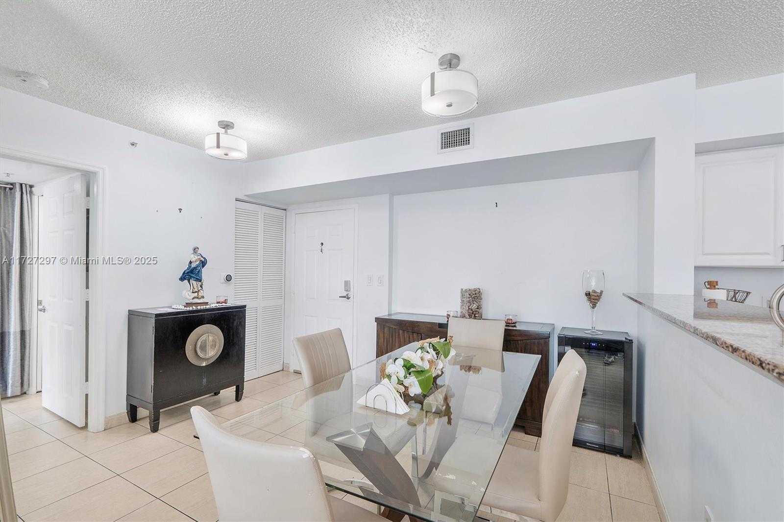 Small Image of 1155 BRICKELL BAY DR #603, Miami Number 6