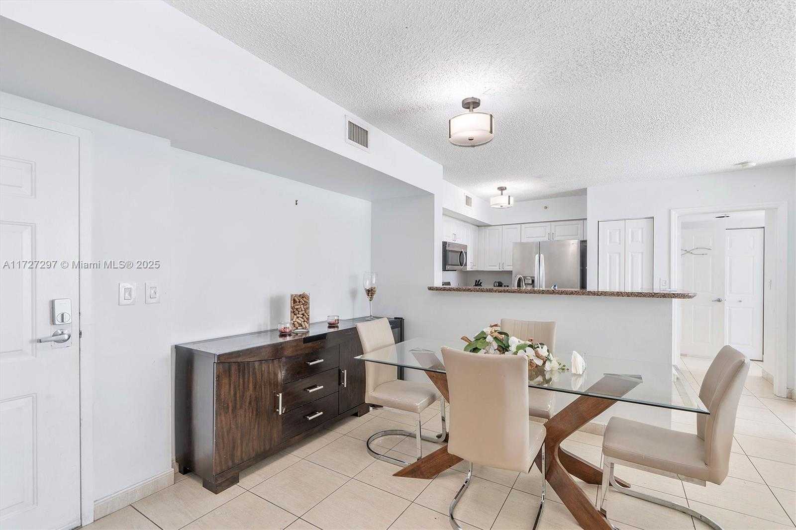 Small Image of 1155 BRICKELL BAY DR #603, Miami Number 7