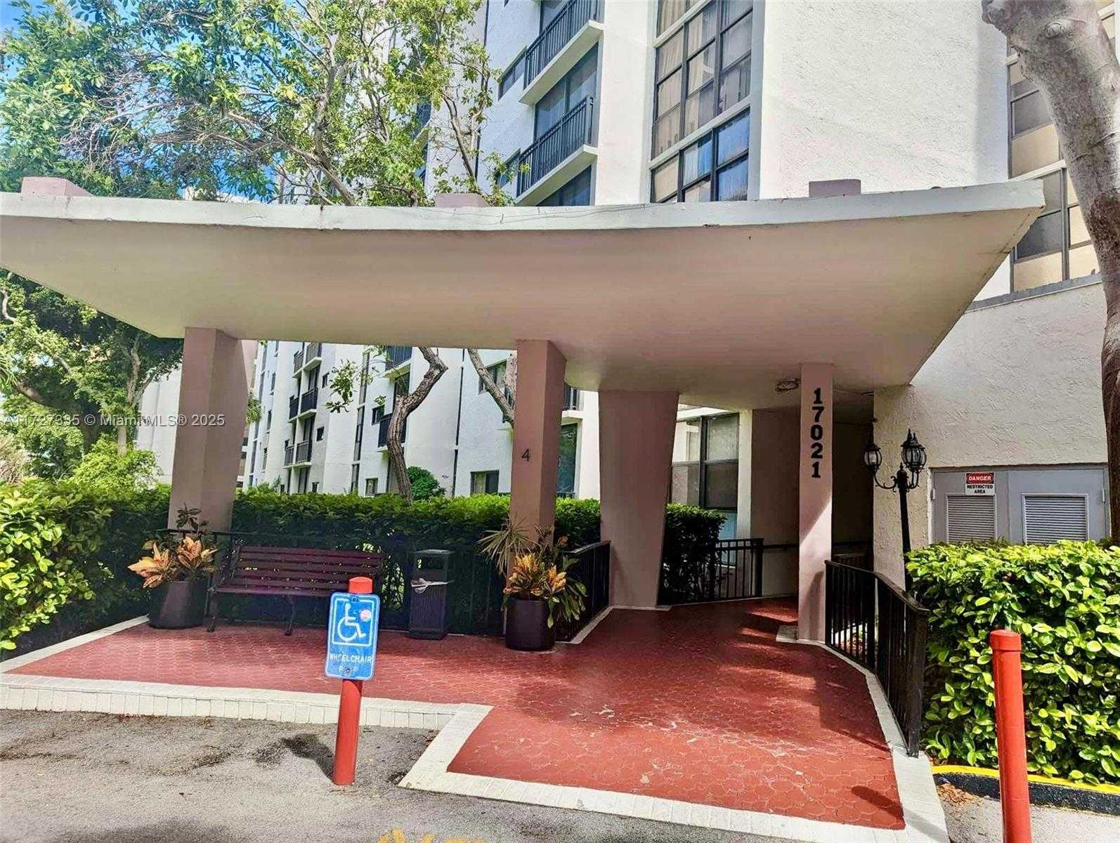 Small Image of 17021 N Bay Rd, Sunny Isles Beach, FL 33160, USA Number 14