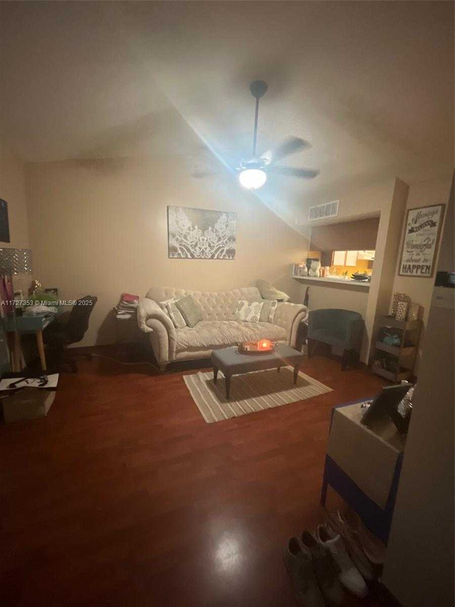 Small Image of 15325 SOUTH WEST 106TH TER #633, Miami Number 5