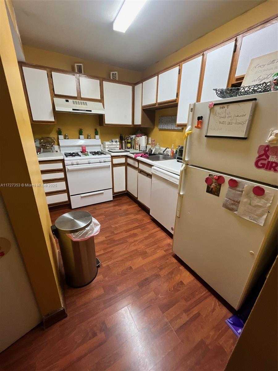 Small Image of 15325 SOUTH WEST 106TH TER #633, Miami Number 6