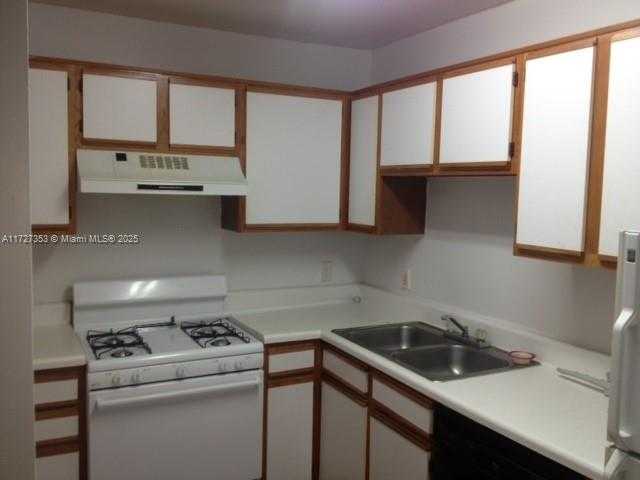 Small Image of 15325 SOUTH WEST 106TH TER #633, Miami Number 7