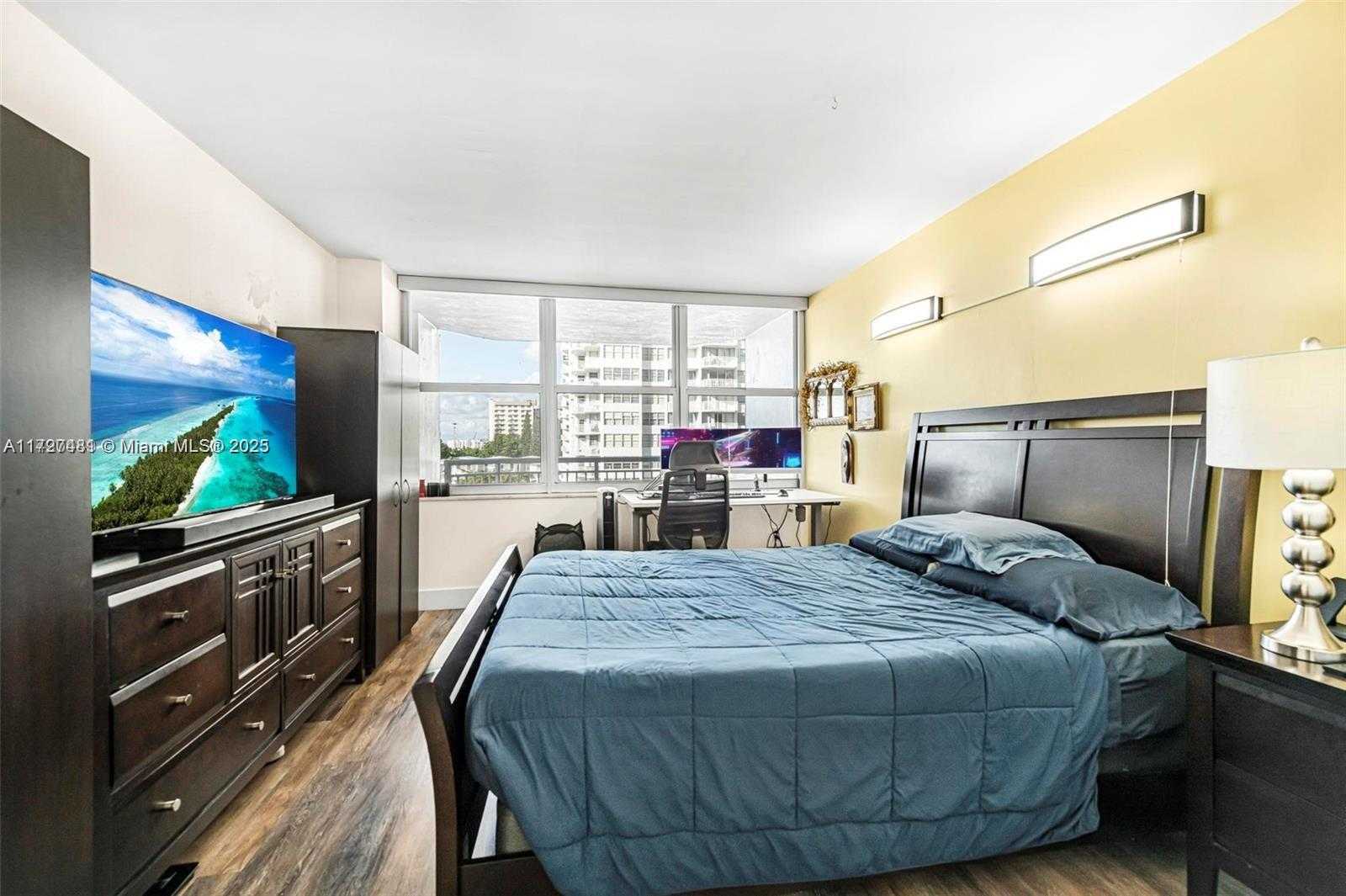 Small Image of 18021 BISCAYNE BLVD #604, Aventura Number 14
