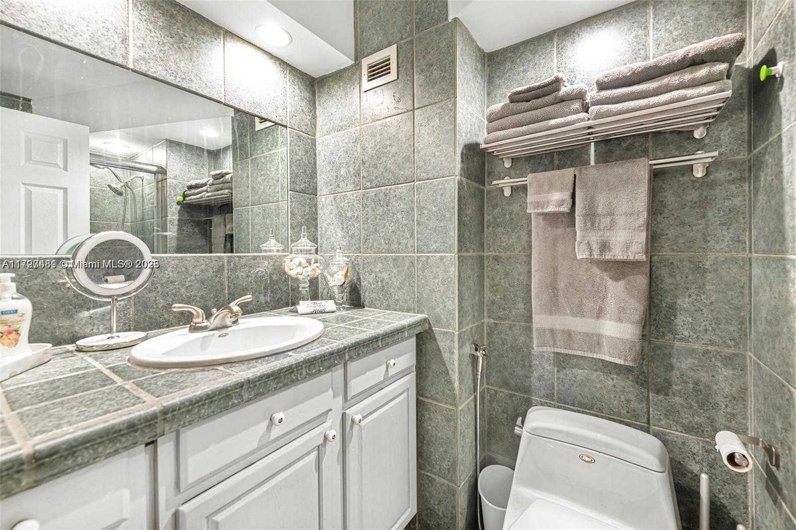 Small Image of 18021 BISCAYNE BLVD #604, Aventura Number 16