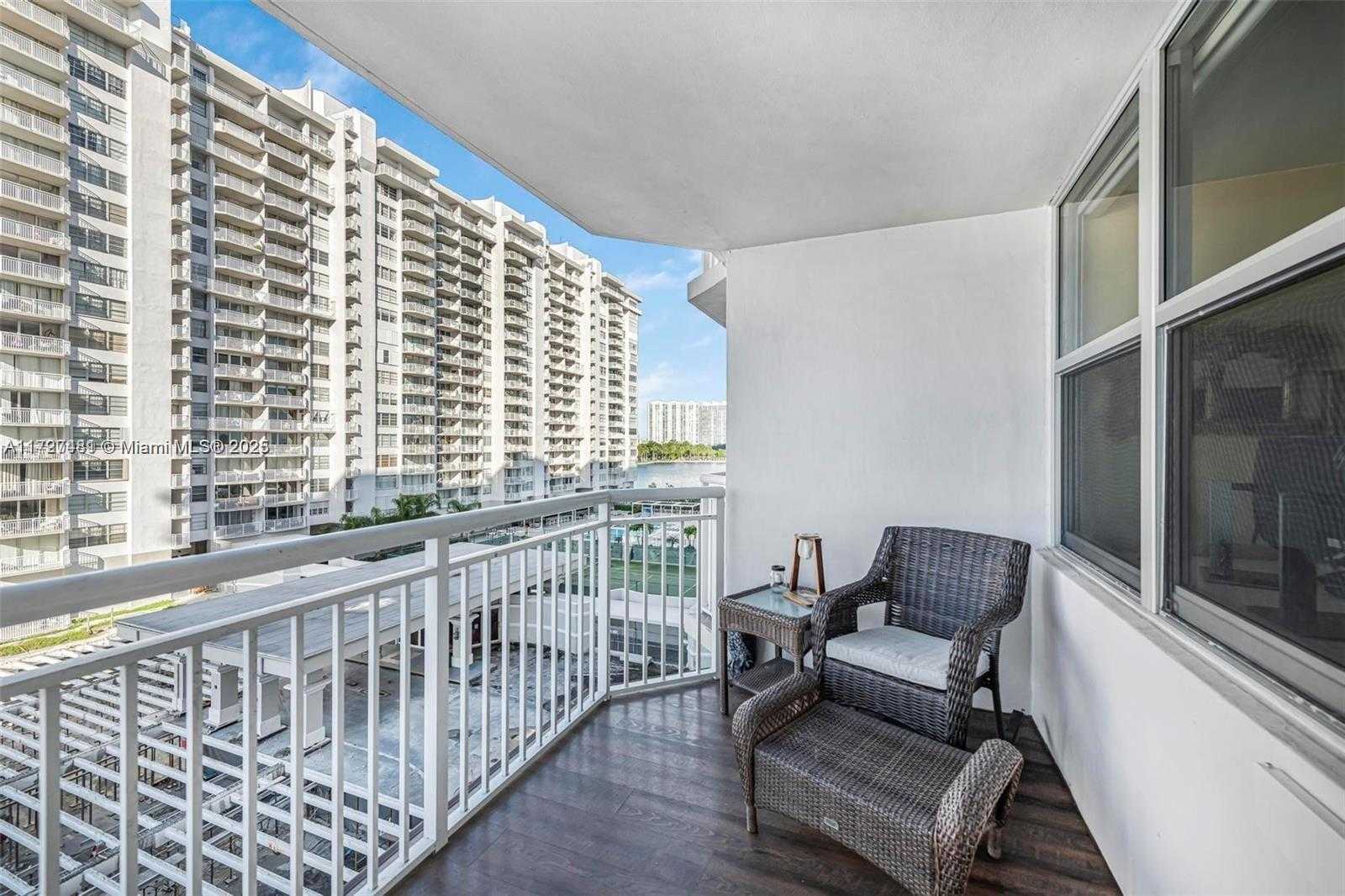 Small Image of 18021 BISCAYNE BLVD #604, Aventura Number 20