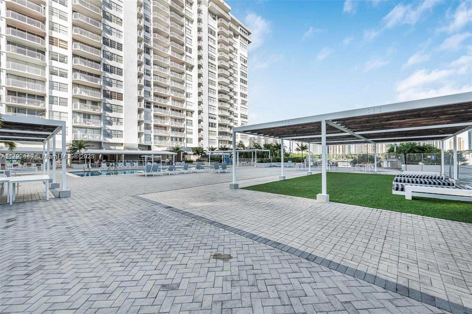 Small Image of 18021 BISCAYNE BLVD #604, Aventura Number 25