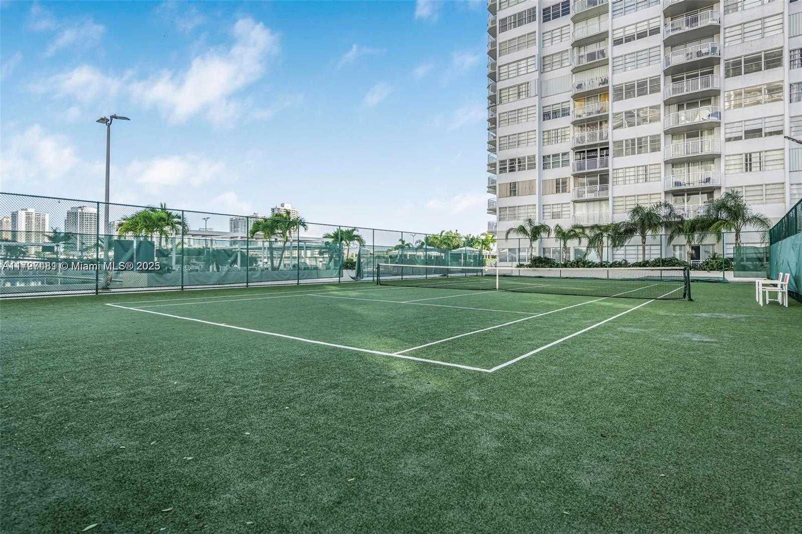 Small Image of 18021 BISCAYNE BLVD #604, Aventura Number 26