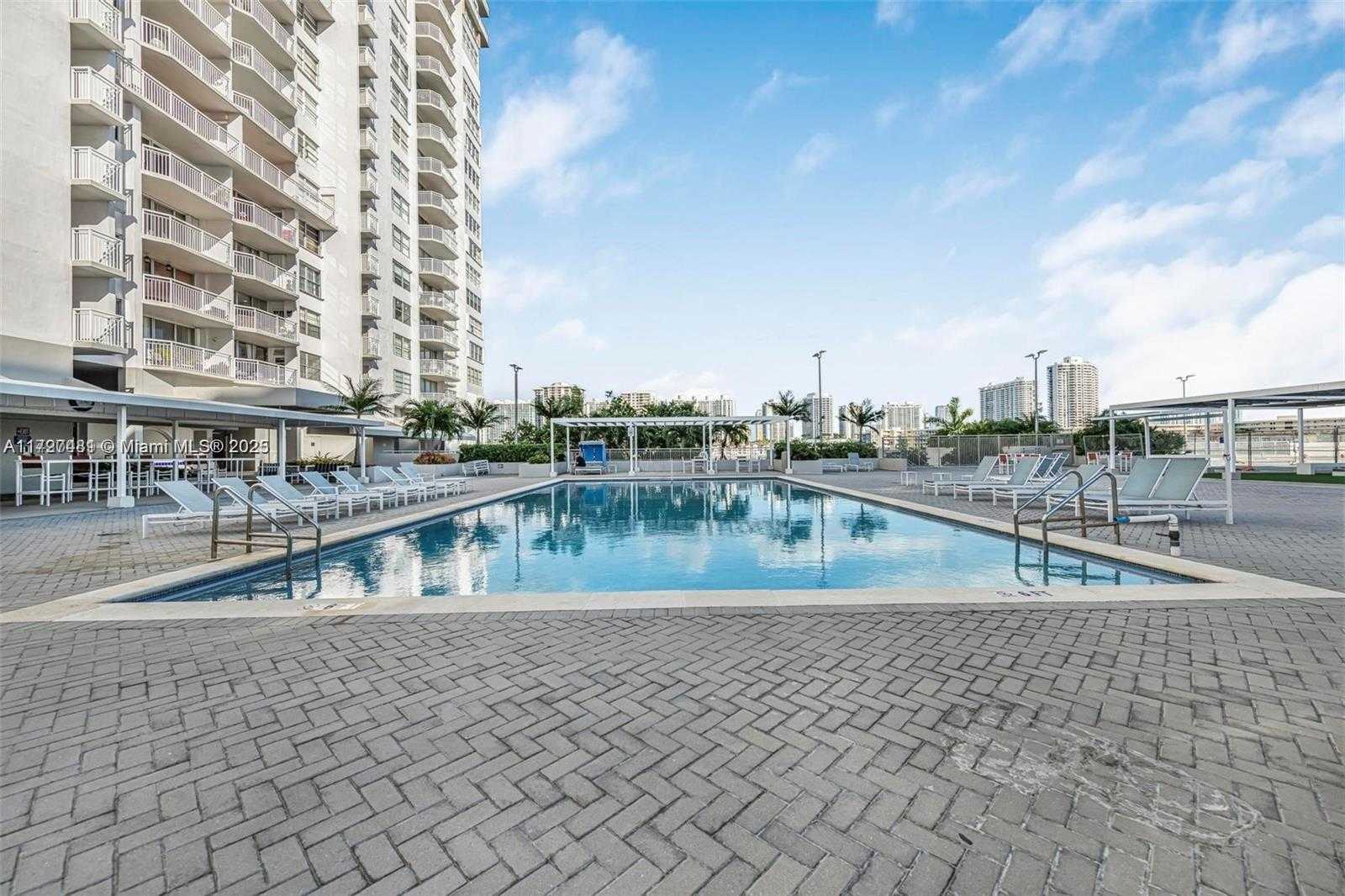 Small Image of 18021 BISCAYNE BLVD #604, Aventura Number 29