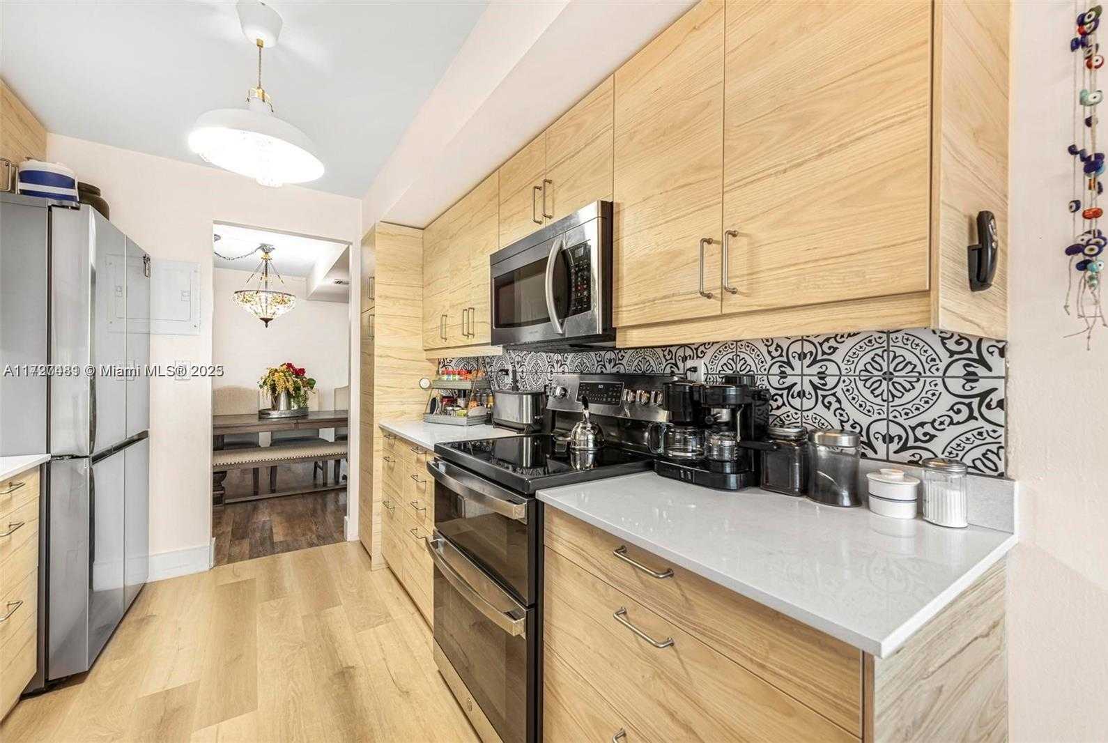 Small Image of 18021 BISCAYNE BLVD #604, Aventura Number 3