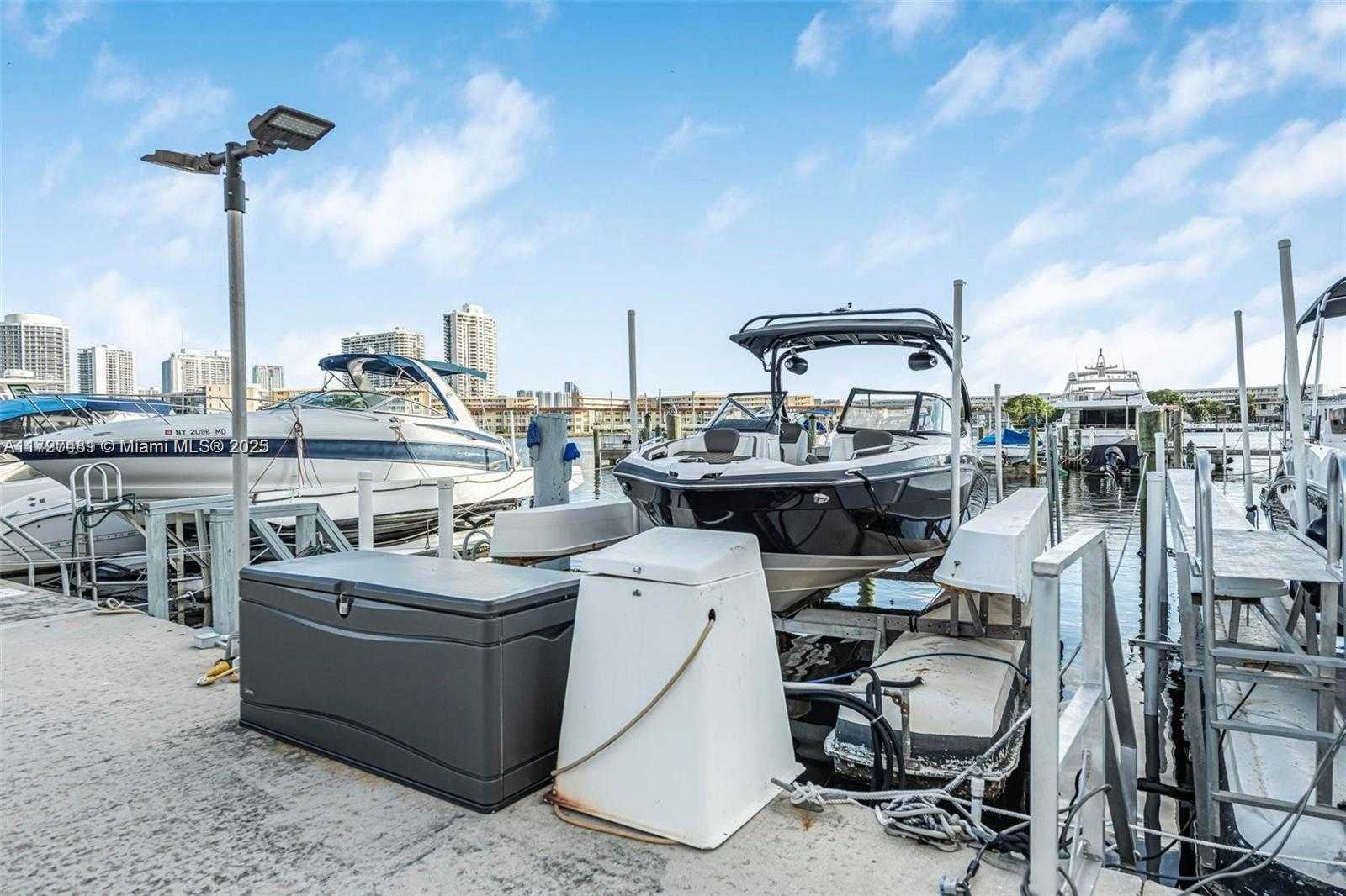 Small Image of 18021 BISCAYNE BLVD #604, Aventura Number 30