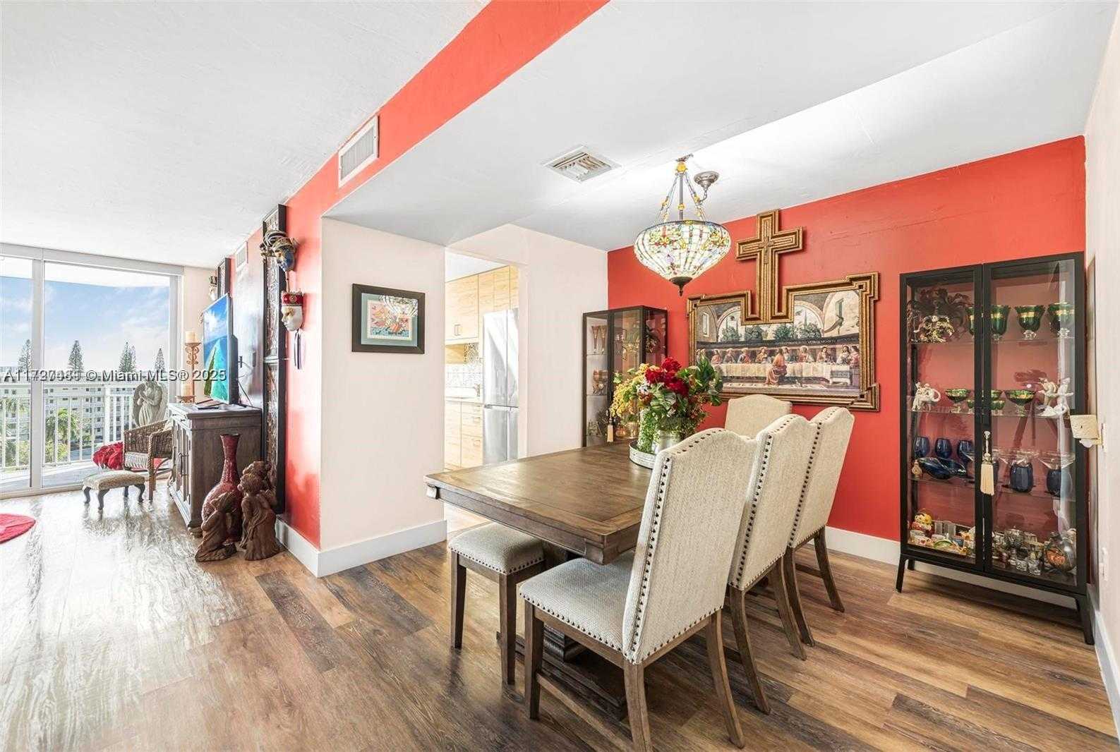 Small Image of 18021 BISCAYNE BLVD #604, Aventura Number 4