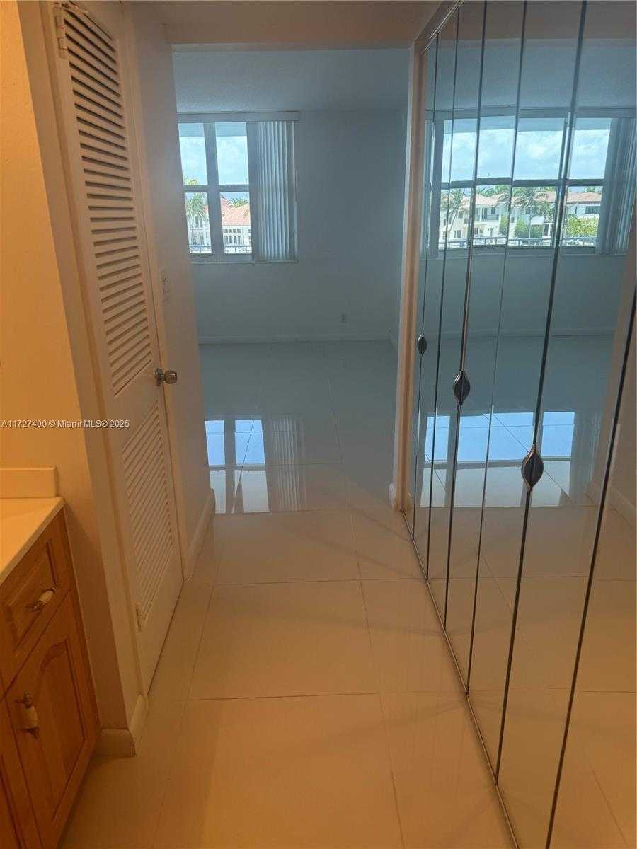 Small Image of 1410 SOUTH OCEAN DR #305, Hollywood Number 12