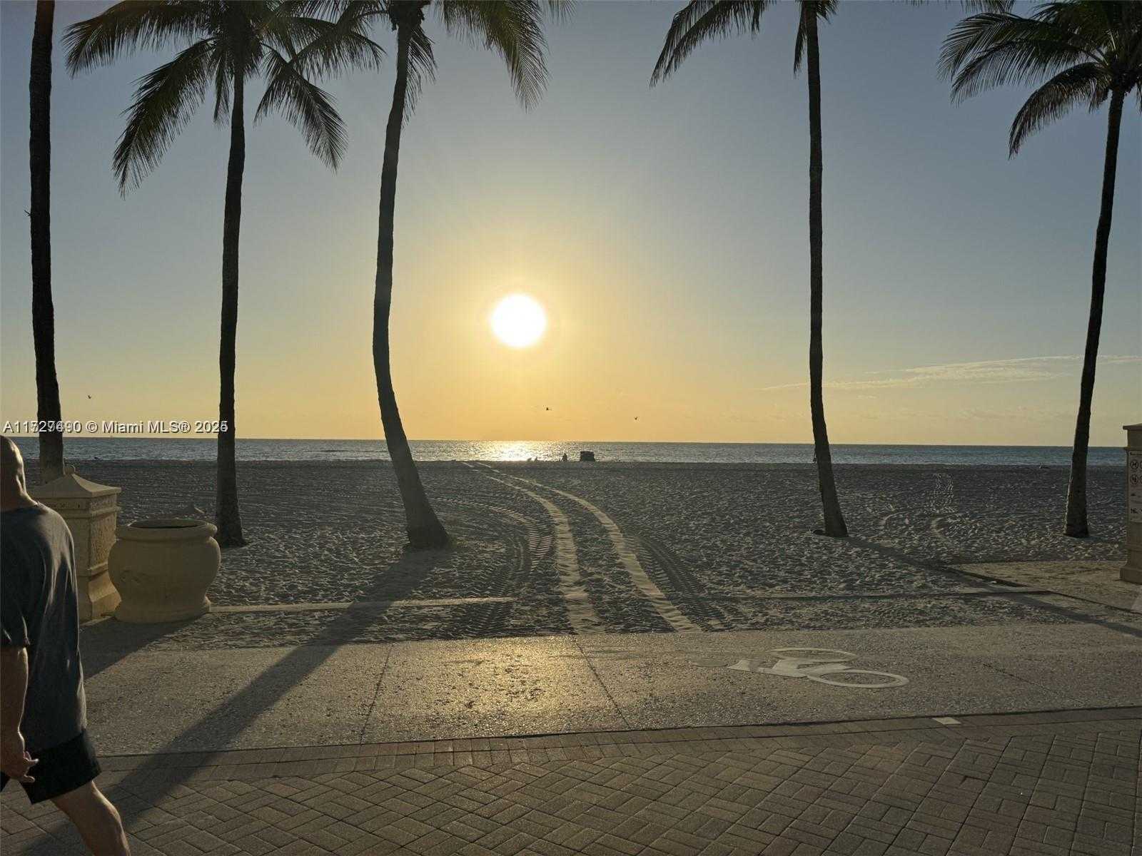Small Image of 1410 SOUTH OCEAN DR #305, Hollywood Number 14