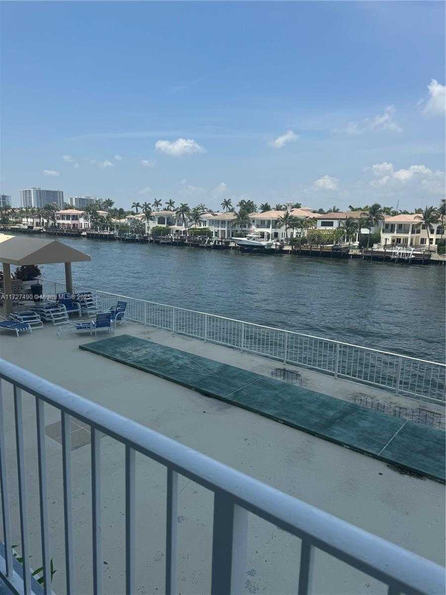 Small Image of 1410 SOUTH OCEAN DR #305, Hollywood Number 9