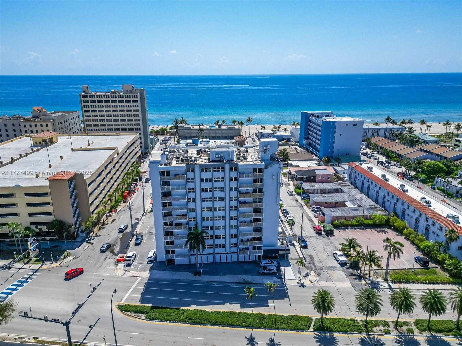 Small Image of 211 SOUTH OCEAN DR #505, Hollywood Number 2