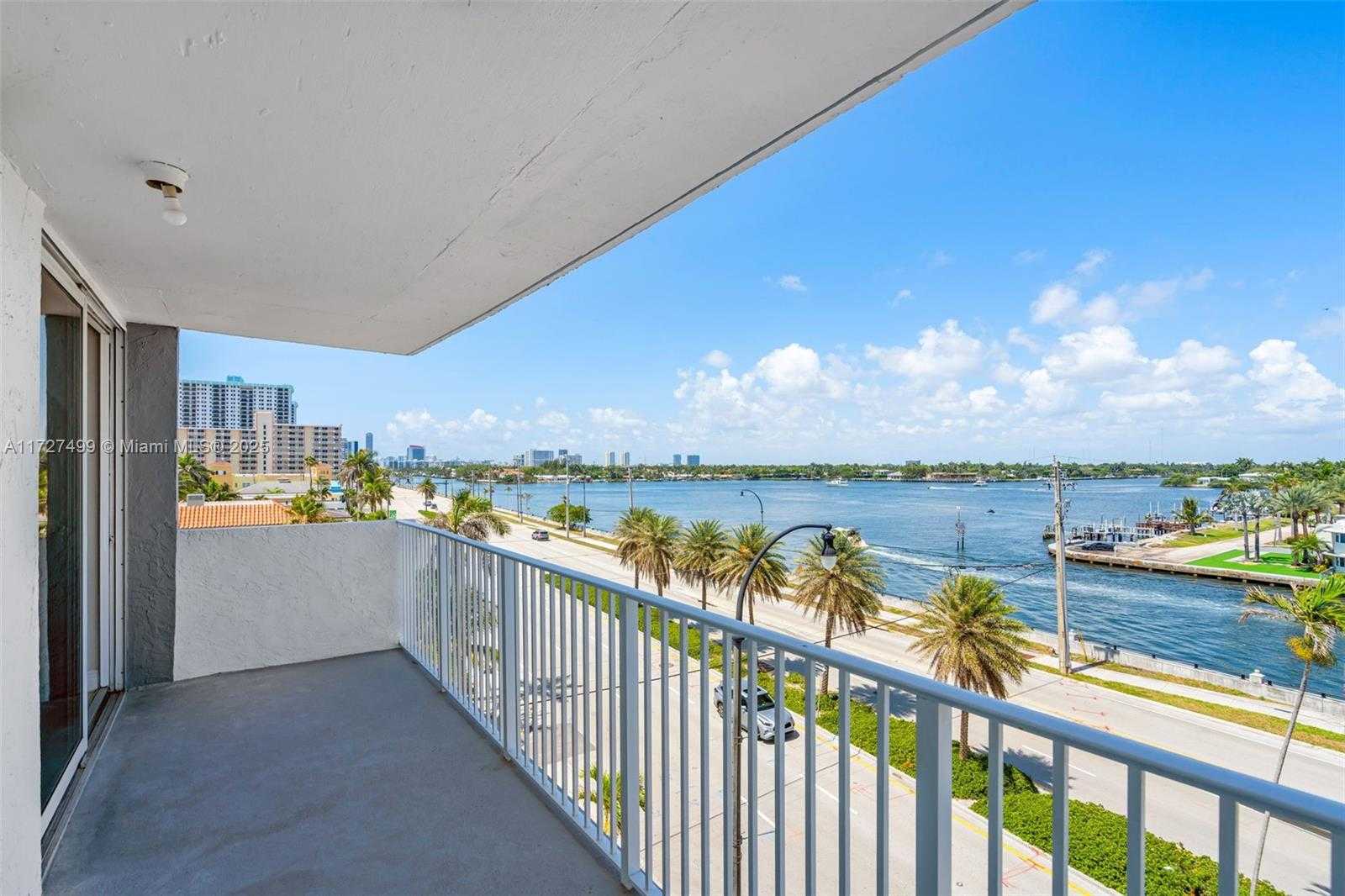 Small Image of 211 SOUTH OCEAN DR #505, Hollywood Number 3